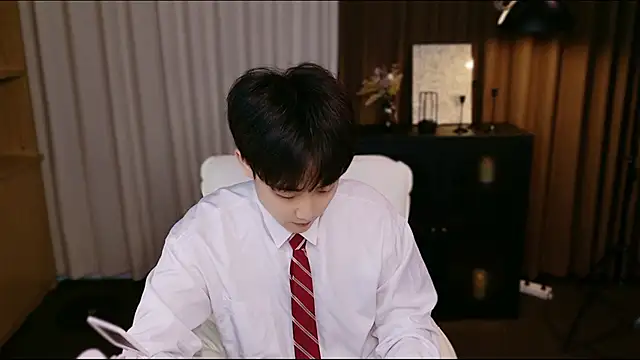 CaiYizhixun Live XXX Chat