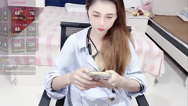Živý XXX chat miaomiao-99