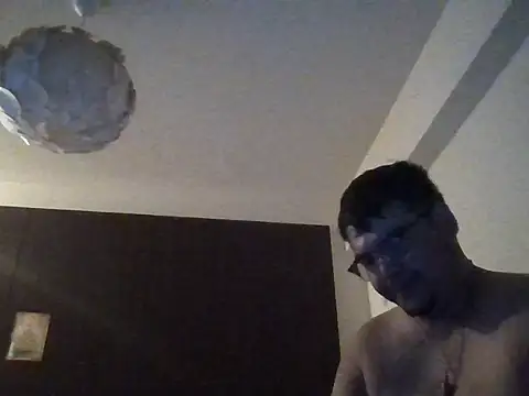 ilove90123 Show in webcam