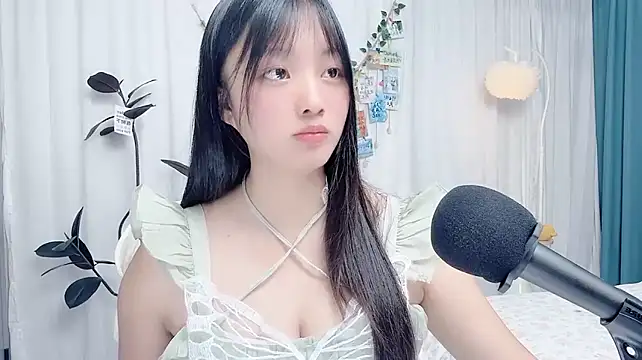 Winnie666999 即時 XXX 聊天