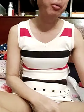 QueenSoreal Adlı Modelin Canlı XXX Sohbeti