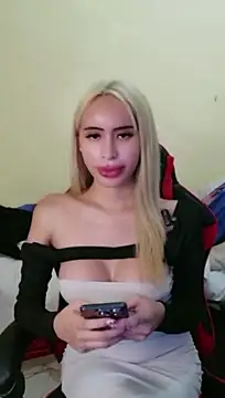celest_yummy's Live XXX Chat