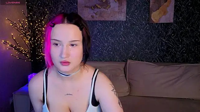 Ekimmj_age Adlı Modelin Canlı XXX Sohbeti