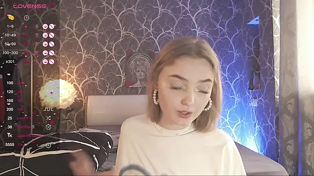 MiaMiaMeow's Live XXX Chat