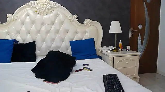 MeghanLoft's Live XXX Chat