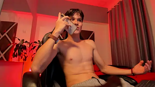 Axel_Royce's Live Chat Room