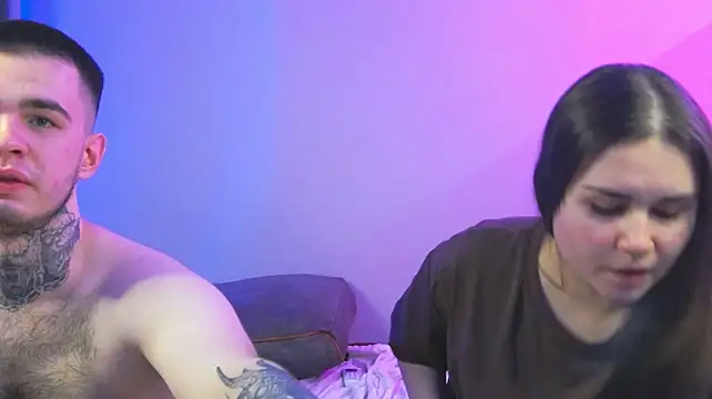LucyMuur's Live Chat Room