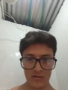 Davitfitnosuke 现场XXX聊天
