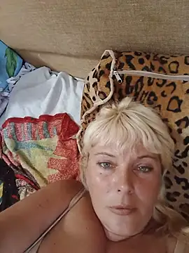 LisaWoulendy's Live XXX Chat