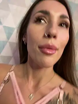 MelaniePavola-'s Live XXX Chat