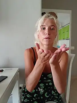 PEACE_DANCE's Live XXX Chat