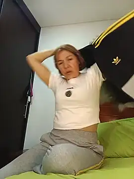 Chat XXX en directo de MiaIsabela_