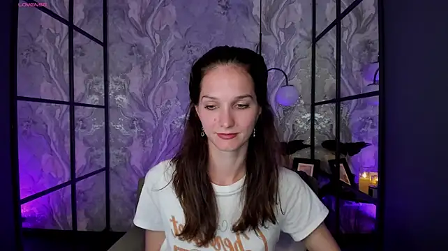 MirandaGlow's Live XXX Chat