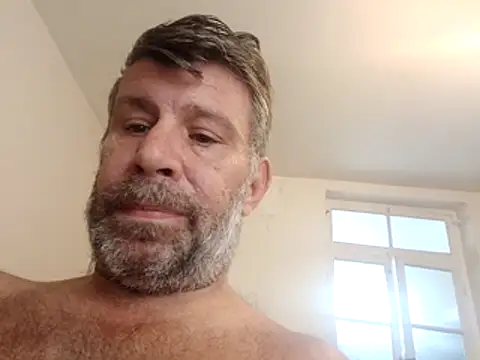 stud2512's Live XXX Chat