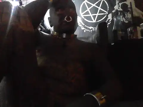 XXX chat uživo modela wormobject