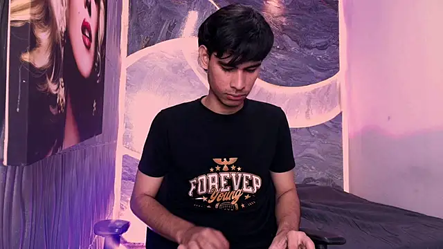 Chat +18 de Tyler_schoby ao vivo