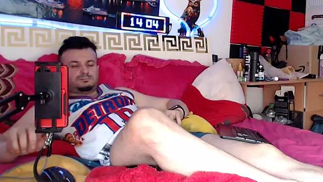 XXX chat uživo modela Hugec0ck007