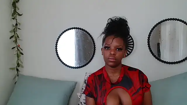 FreakyNubian's Live XXX Chat