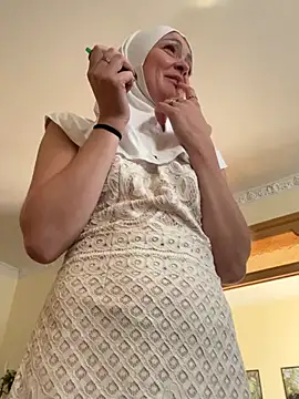 GoldenGoddess-'s Live XXX Chat
