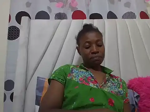 Eebony_Bubbly XXX чат на живо