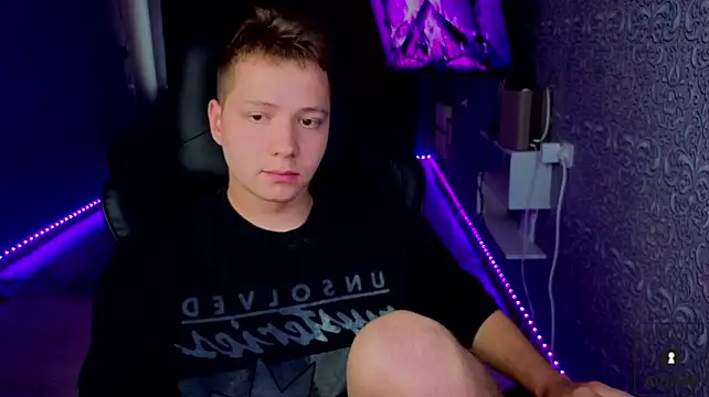 Karl_Night_ live XXX chat