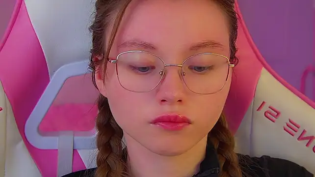 Živý XXX chat KeiraAsti