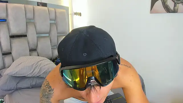 Chat +18 de Ruslan_marcel ao vivo