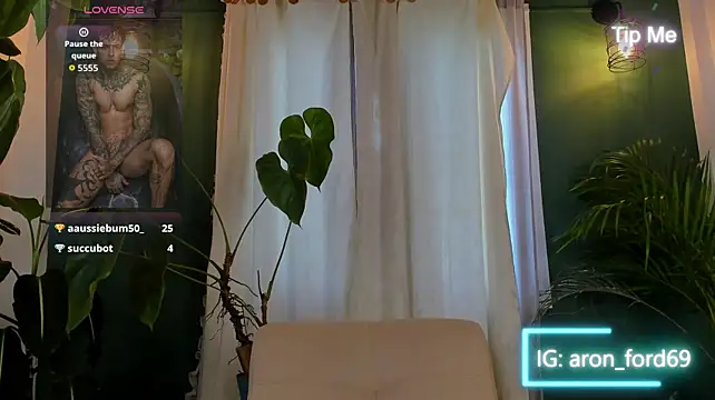 aron_ford77's Live XXX Chat