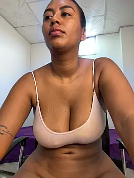 XXX chat uživo modela tracycum