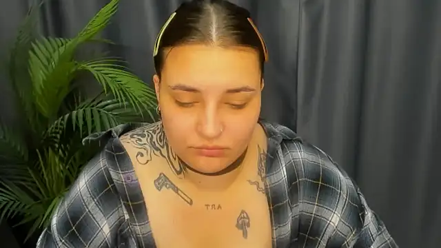 NikkiSummer's Live XXX Chat