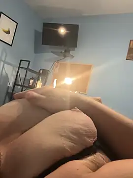 Chat XXX ao vivo de hugemanbreasts