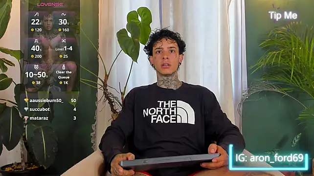 Živý XXX chat aron_ford77