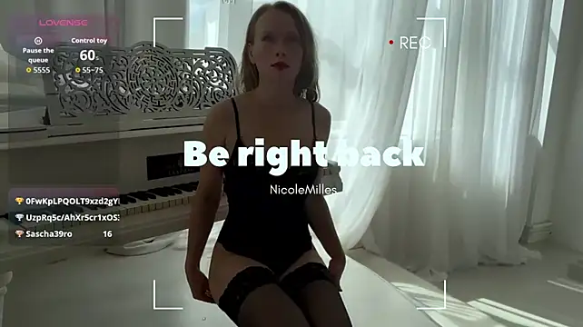 Chatroom XXX en direct de NicoleMiless
