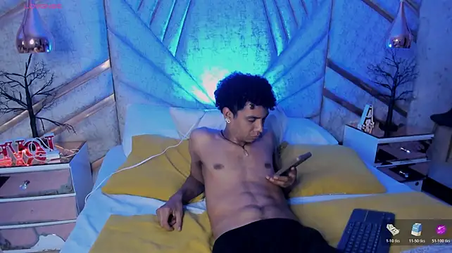 MarckThompsonn Live XXX Chat