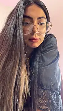 Mia_222 Adlı Modelin Canlı XXX Sohbeti