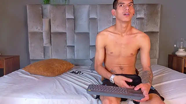 Chatroom XXX en direct de Moon_and_Liam