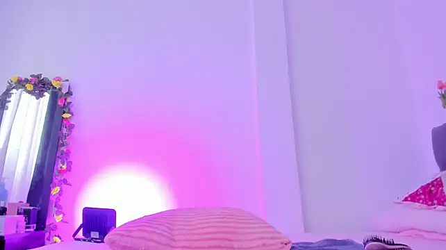 RoseCassie's Live XXX Chat