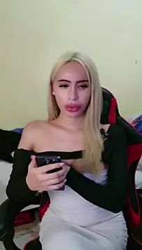 celest_yummy's Live XXX Chat
