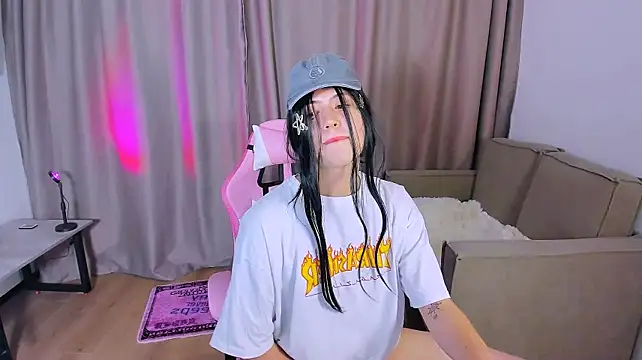 Kim_Argus' Webcam Show
