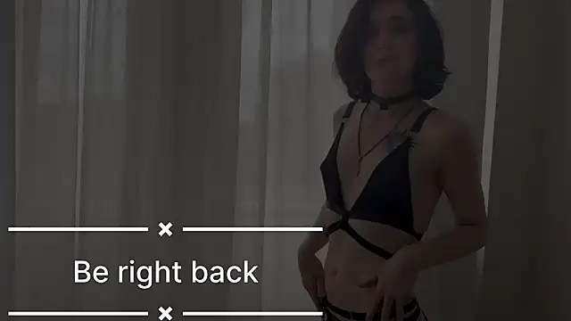 MickeQuinee লাইভ XXX চ্যাট