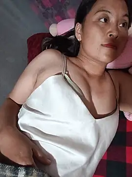 Alice-567 élő XXX-chatje