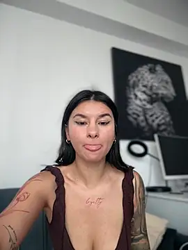 DramaQueen__ – Naživo XXX chat