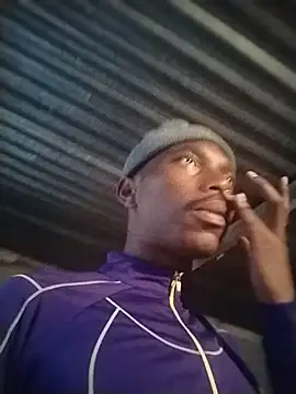 XXX chat uživo modela alphamale25