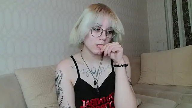 KellePourier Adlı Modelin Canlı XXX Sohbeti