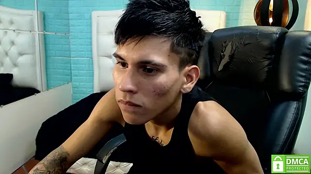 paullcb Live XXX Chat