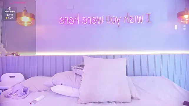 צ'אט XXX בשידור חי של EmilyBlossom_