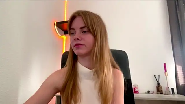 SunnyStrike Chat XXX in diretta