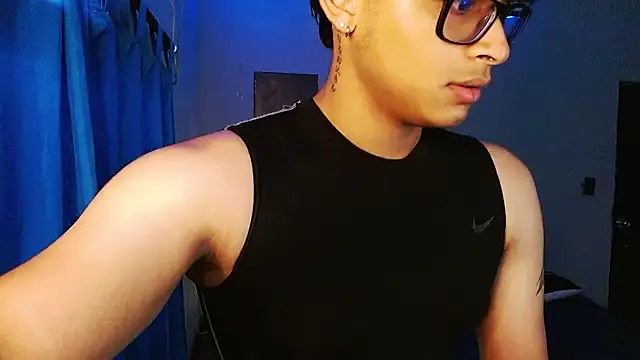 Webkamerová show Mr_yisuzz