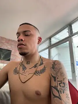 AlphaMasterXxx Chat XXX live