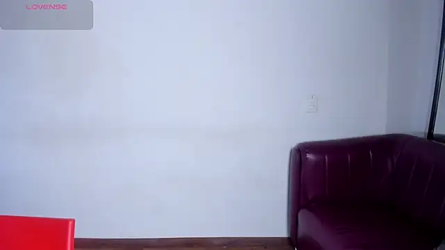 RossMildrey's Live XXX Chat
